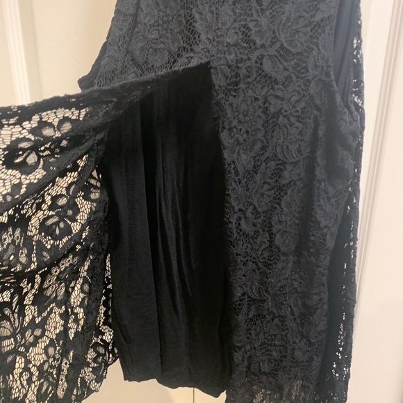 Black dressy tank lace overlay - Picture 4 of 6